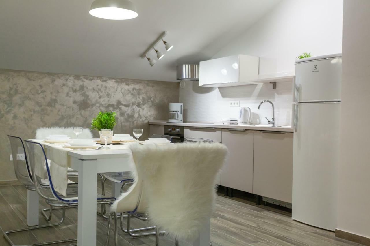Fe Apartment *